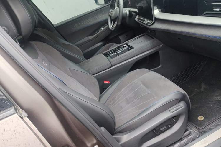 Used Volkswagen Teramont 2025 Tiguan Pro 450TSI Four-Wheel Drive Summit Edition Right Front Seat