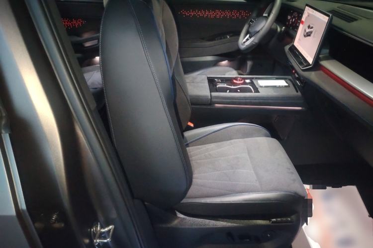 Used Volkswagen Teramont 2025 Tiguan Pro 450TSI Four-Wheel Drive Summit Edition Right Front Seat