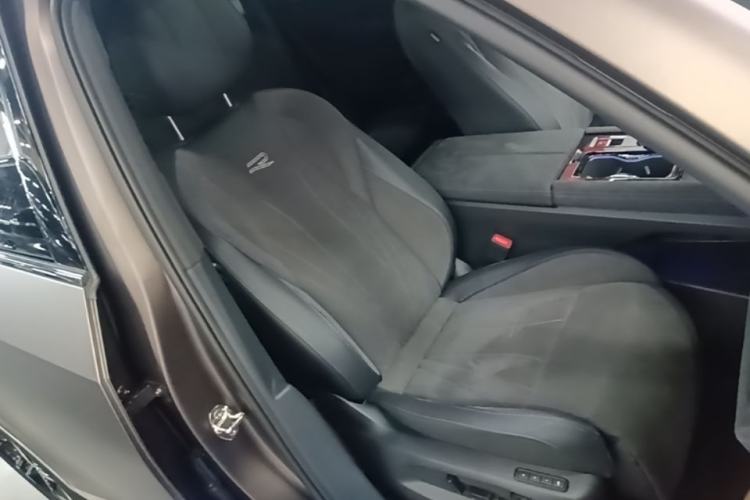 Used Volkswagen Teramont 2025 Tiguan Pro 450TSI Four-Wheel Drive Summit Edition Right Front Seat