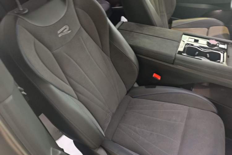 Used Volkswagen Teramont 2025 Tiguan Pro 450TSI Four-Wheel Drive Summit Edition Right Front Seat