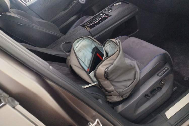 Used Volkswagen Teramont 2025 Tiguan Pro 450TSI Four-Wheel Drive Summit Edition Right Front Seat