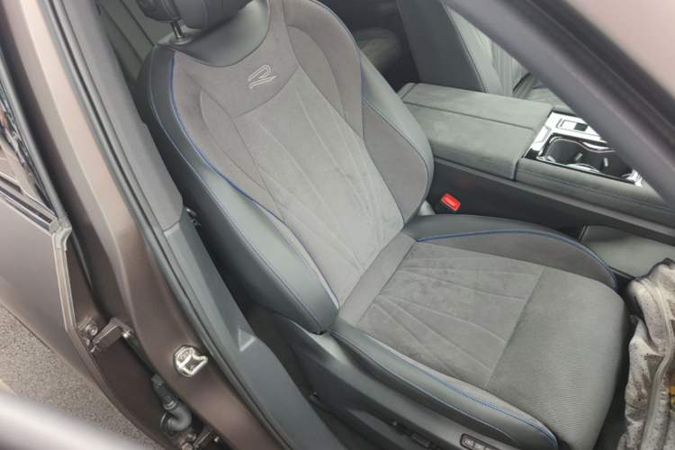 Used Volkswagen Teramont 2025 Tiguan Pro 450TSI Four-Wheel Drive Summit Edition Right Front Seat