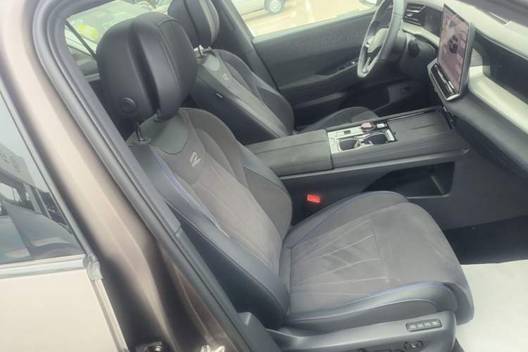 Used Volkswagen Teramont 2025 Tiguan Pro 450TSI Four-Wheel Drive Summit Edition Right Front Seat
