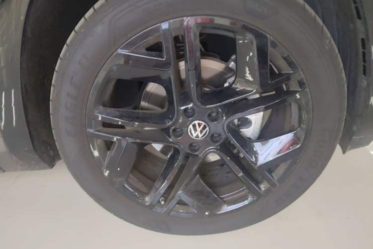 Used Volkswagen Teramont 2025 Tiguan Pro 450TSI Four-Wheel Drive Summit Edition Right Front Wheel Hub
