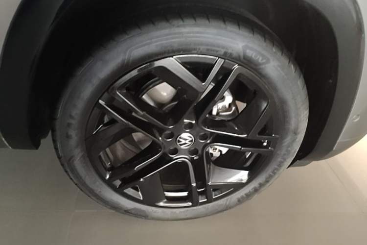 Used Volkswagen Teramont 2025 Tiguan Pro 450TSI Four-Wheel Drive Summit Edition Right Front Wheel Hub