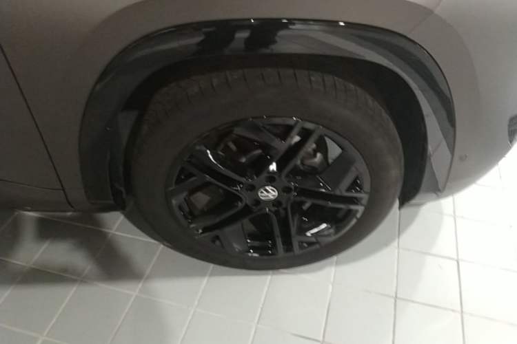 Used Volkswagen Teramont 2025 Tiguan Pro 450TSI Four-Wheel Drive Summit Edition Right Front Wheel Hub