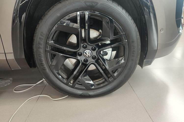 Used Volkswagen Teramont 2025 Tiguan Pro 450TSI Four-Wheel Drive Summit Edition Right Front Wheel Hub