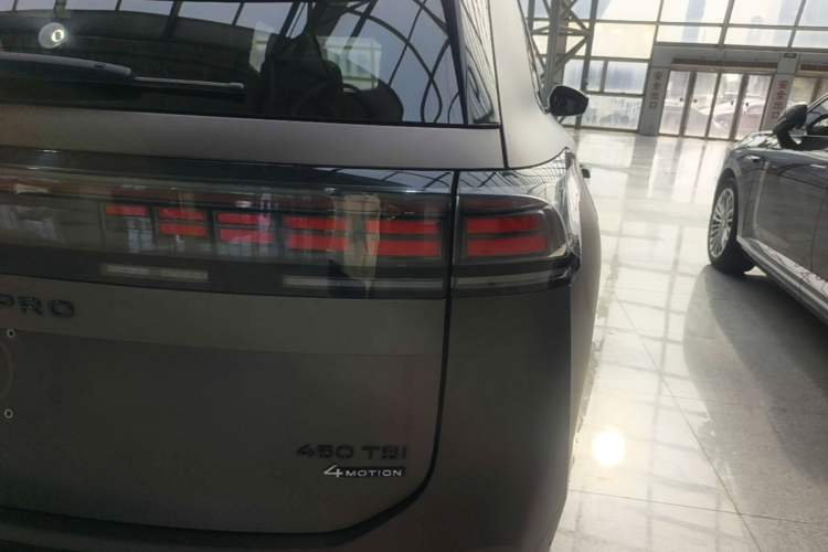 Used Volkswagen Teramont 2025 Tiguan Pro 450TSI Four-Wheel Drive Summit Edition Right Rear Taillight