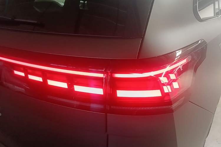 Used Volkswagen Teramont 2025 Tiguan Pro 450TSI Four-Wheel Drive Summit Edition Right Rear Taillight