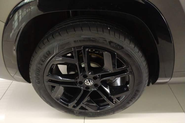 Used Volkswagen Teramont 2025 Tiguan Pro 450TSI Four-Wheel Drive Summit Edition Right Rear Wheel Hub