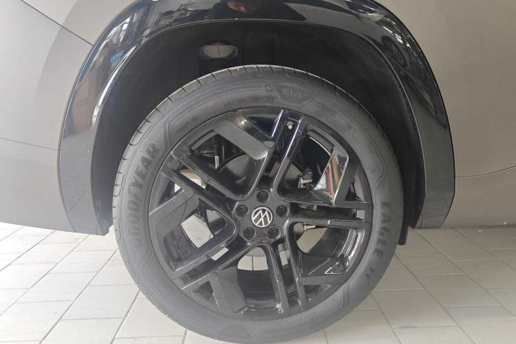 Used Volkswagen Teramont 2025 Tiguan Pro 450TSI Four-Wheel Drive Summit Edition Right Rear Wheel Hub