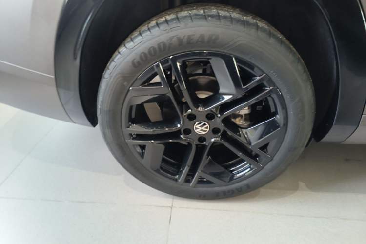 Used Volkswagen Teramont 2025 Tiguan Pro 450TSI Four-Wheel Drive Summit Edition Right Rear Wheel Hub