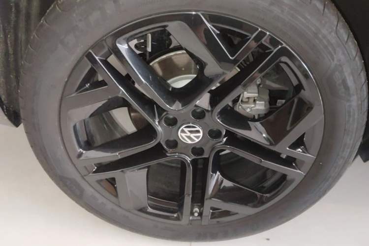 Used Volkswagen Teramont 2025 Tiguan Pro 450TSI Four-Wheel Drive Summit Edition Right Rear Wheel Hub