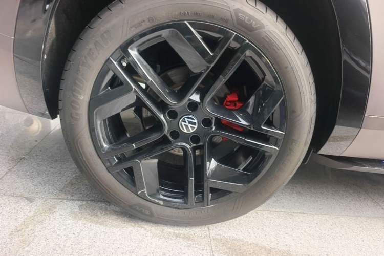 Used Volkswagen Teramont 2025 Tiguan Pro 450TSI Four-Wheel Drive Summit Edition Right Rear Wheel Hub