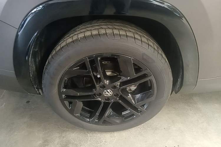 Used Volkswagen Teramont 2025 Tiguan Pro 450TSI Four-Wheel Drive Summit Edition Right Rear Wheel Hub