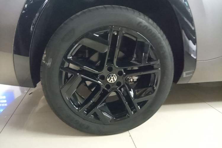 Used Volkswagen Teramont 2025 Tiguan Pro 450TSI Four-Wheel Drive Summit Edition Right Rear Wheel Hub