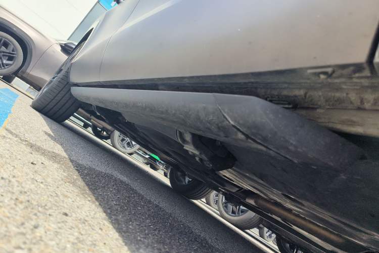 Used Volkswagen Teramont 2025 Tiguan Pro 450TSI Four-Wheel Drive Summit Edition Right Side Sill