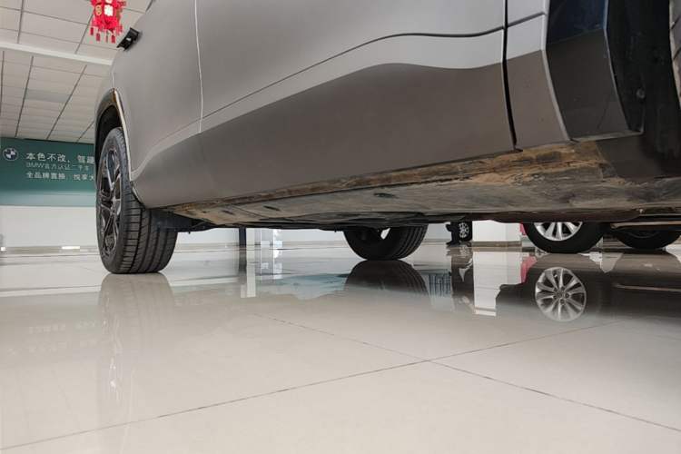 Used Volkswagen Teramont 2025 Tiguan Pro 450TSI Four-Wheel Drive Summit Edition Right Side Sill