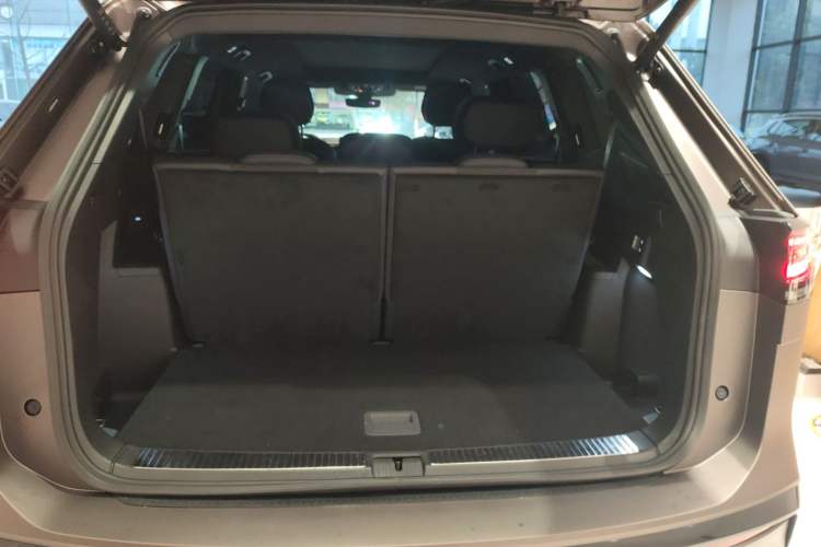 Used Volkswagen Teramont 2025 Tiguan Pro 450TSI Four-Wheel Drive Summit Edition Trunk
