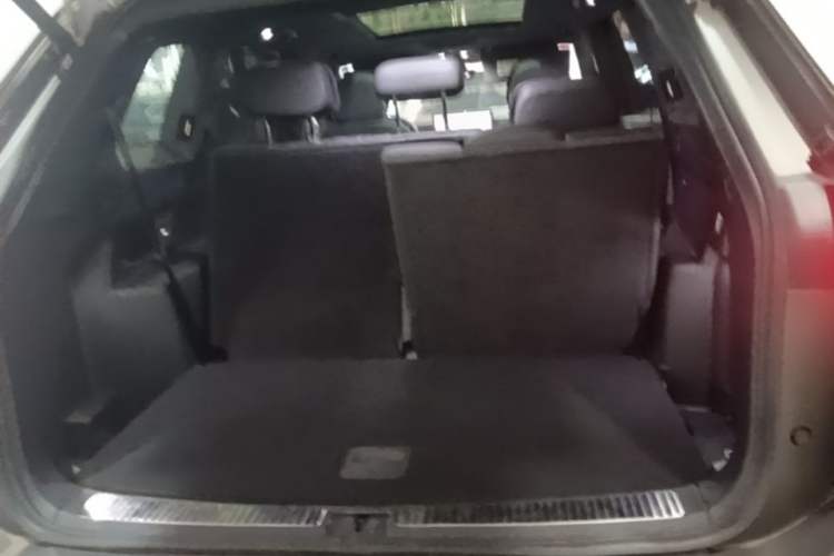 Used Volkswagen Teramont 2025 Tiguan Pro 450TSI Four-Wheel Drive Summit Edition Trunk