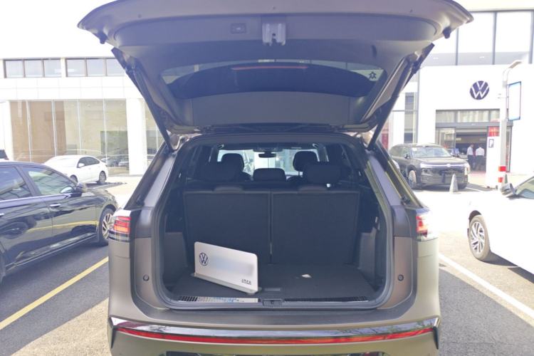 Used Volkswagen Teramont 2025 Tiguan Pro 450TSI Four-Wheel Drive Summit Edition Trunk
