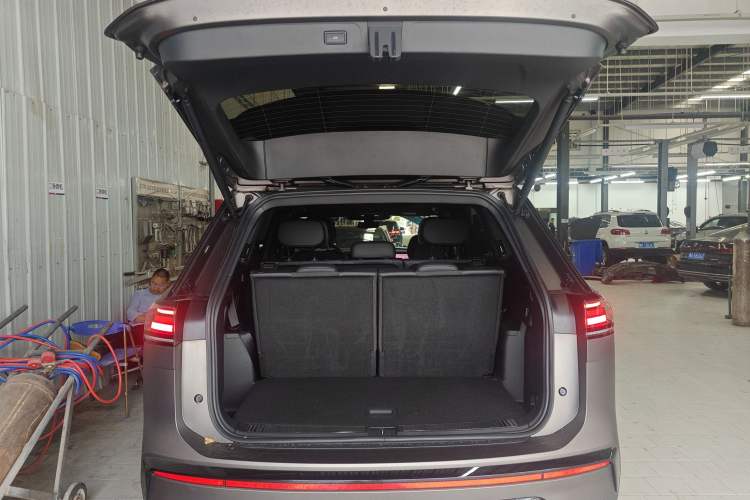Used Volkswagen Teramont 2025 Tiguan Pro 450TSI Four-Wheel Drive Summit Edition Trunk