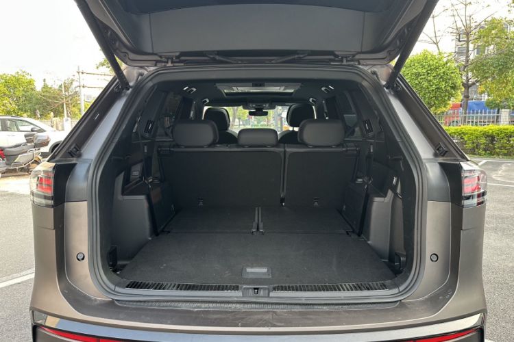 Used Volkswagen Teramont 2025 Tiguan Pro 450TSI Four-Wheel Drive Summit Edition Trunk