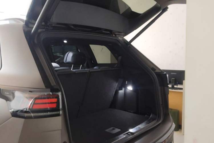 Used Volkswagen Teramont 2025 Tiguan Pro 450TSI Four-Wheel Drive Summit Edition Trunk