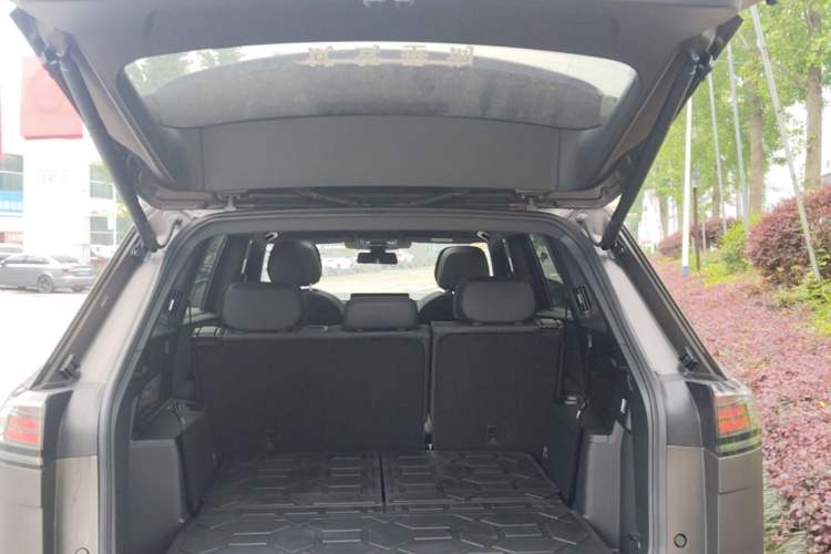 Used Volkswagen Teramont 2025 Tiguan Pro 450TSI Four-Wheel Drive Summit Edition Trunk