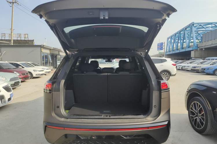 Used Volkswagen Teramont 2025 Tiguan Pro 450TSI Four-Wheel Drive Summit Edition Trunk