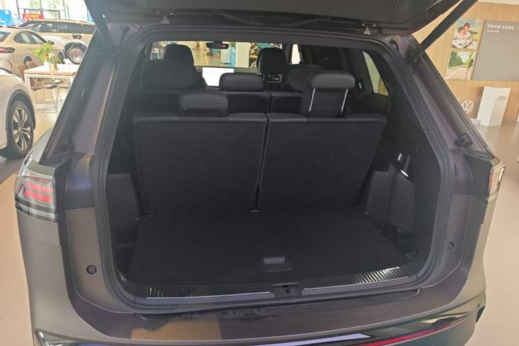 Used Volkswagen Teramont 2025 Tiguan Pro 450TSI Four-Wheel Drive Summit Edition Trunk