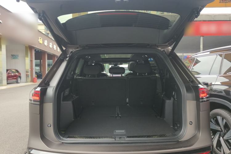 Used Volkswagen Teramont 2025 Tiguan Pro 450TSI Four-Wheel Drive Summit Edition Trunk