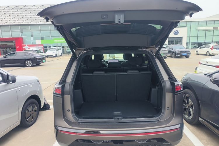 Used Volkswagen Teramont 2025 Tiguan Pro 450TSI Four-Wheel Drive Summit Edition Trunk