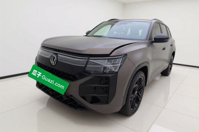 Ojetý Volkswagen Teramont 2025 Tiguan Pro 450TSI Four-Wheel Drive Summit Edition