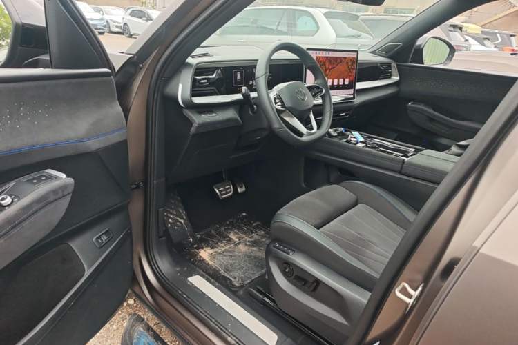 Used Volkswagen Teramont 2025 Tiguan Pro 450TSI Four-Wheel Drive Summit Edition Driver Seat