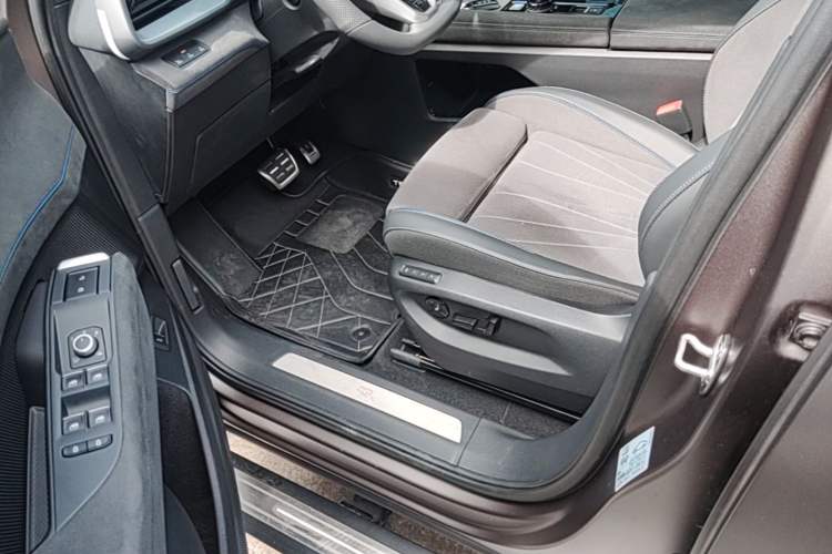 Used Volkswagen Teramont 2025 Tiguan Pro 450TSI Four-Wheel Drive Summit Edition Driver Seat
