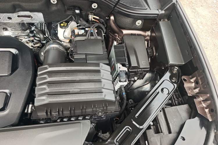 Used Volkswagen Teramont 2025 Tiguan Pro 450TSI Four-Wheel Drive Summit Edition Engine Bay Left