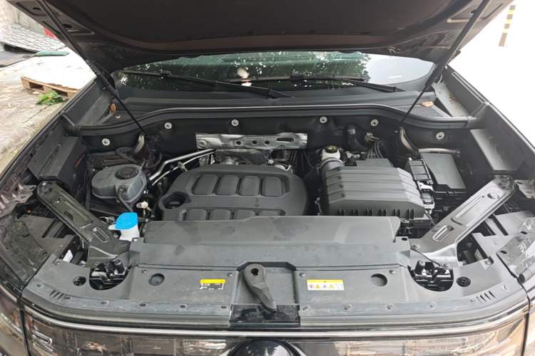 Used Volkswagen Teramont 2025 Tiguan Pro 450TSI Four-Wheel Drive Summit Edition Engine Bay