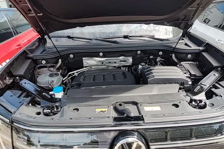 Used Volkswagen Teramont 2025 Tiguan Pro 450TSI Four-Wheel Drive Summit Edition Engine Bay