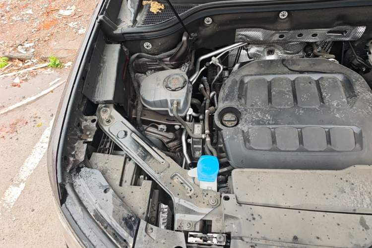 Used Volkswagen Teramont 2025 Tiguan Pro 450TSI Four-Wheel Drive Summit Edition Engine Bay Right