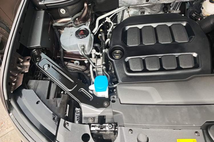 Used Volkswagen Teramont 2025 Tiguan Pro 450TSI Four-Wheel Drive Summit Edition Engine Bay Right