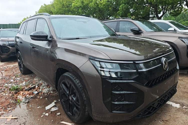 Used Volkswagen Teramont 2025 Tiguan Pro 450TSI Four-Wheel Drive Summit Edition Front Right 45 Deg