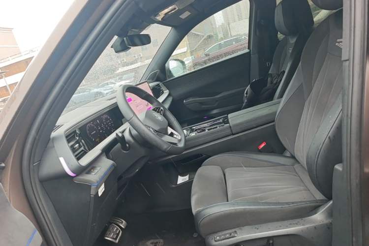 Used Volkswagen Teramont 2025 Tiguan Pro 450TSI Four-Wheel Drive Summit Edition Left Front Seat