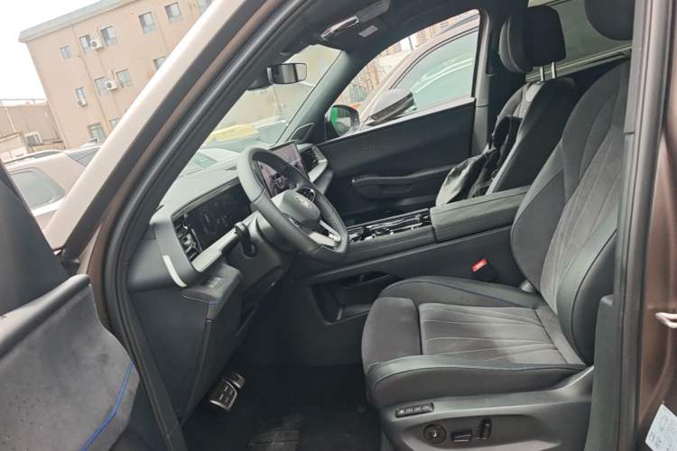 Used Volkswagen Teramont 2025 Tiguan Pro 450TSI Four-Wheel Drive Summit Edition Left Front Seat