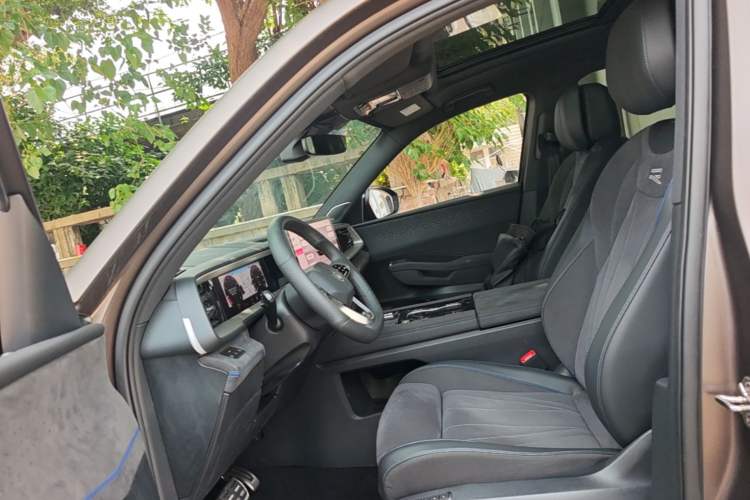 Used Volkswagen Teramont 2025 Tiguan Pro 450TSI Four-Wheel Drive Summit Edition Left Front Seat