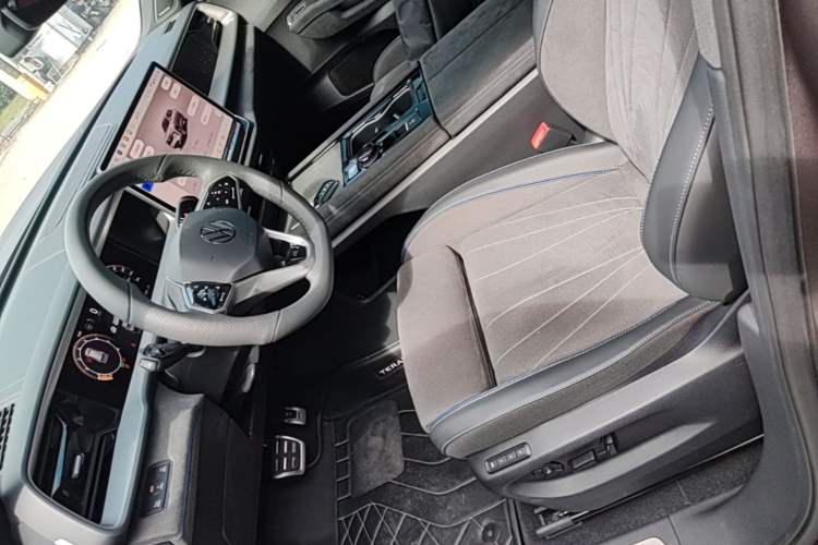 Used Volkswagen Teramont 2025 Tiguan Pro 450TSI Four-Wheel Drive Summit Edition Left Front Seat