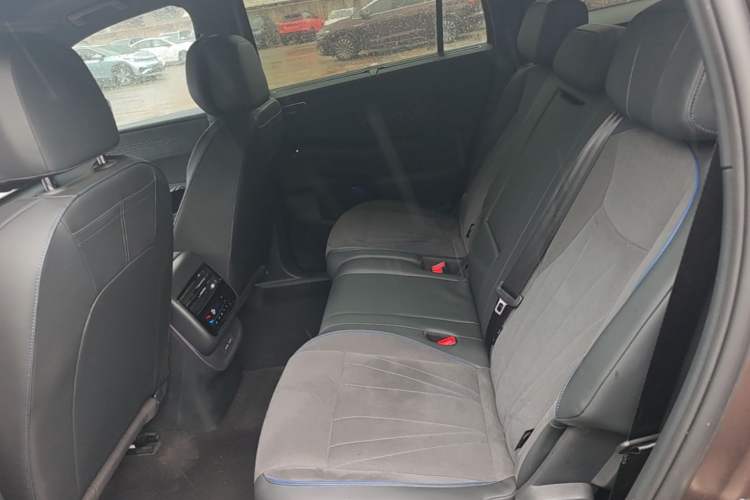 Used Volkswagen Teramont 2025 Tiguan Pro 450TSI Four-Wheel Drive Summit Edition Left Rear Seat