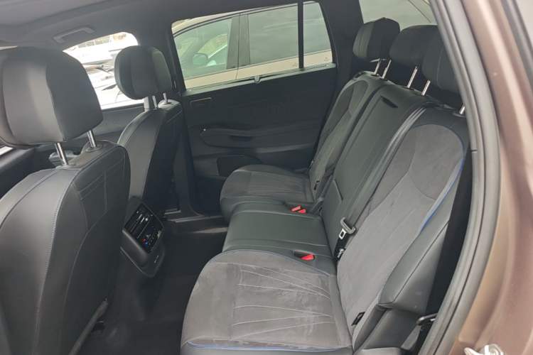 Used Volkswagen Teramont 2025 Tiguan Pro 450TSI Four-Wheel Drive Summit Edition Left Rear Seat