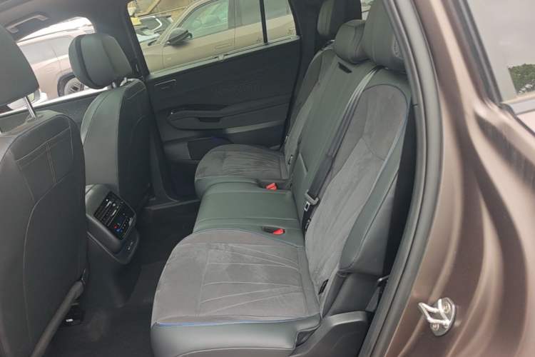 Used Volkswagen Teramont 2025 Tiguan Pro 450TSI Four-Wheel Drive Summit Edition Left Rear Seat