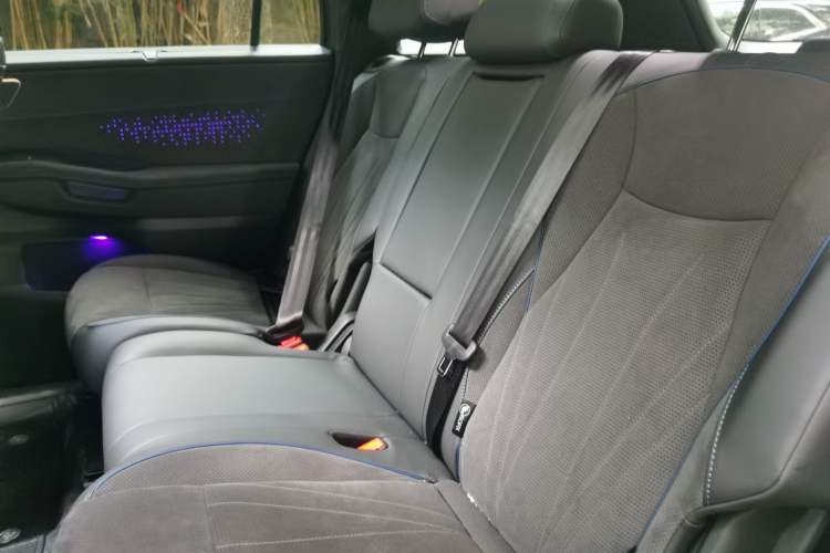Used Volkswagen Teramont 2025 Tiguan Pro 450TSI Four-Wheel Drive Summit Edition Left Rear Seat